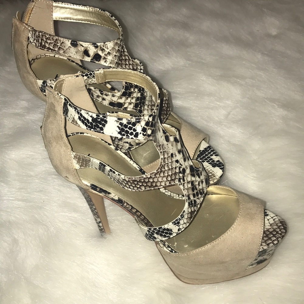🎉HP🎉 Bebe 👠 Heels